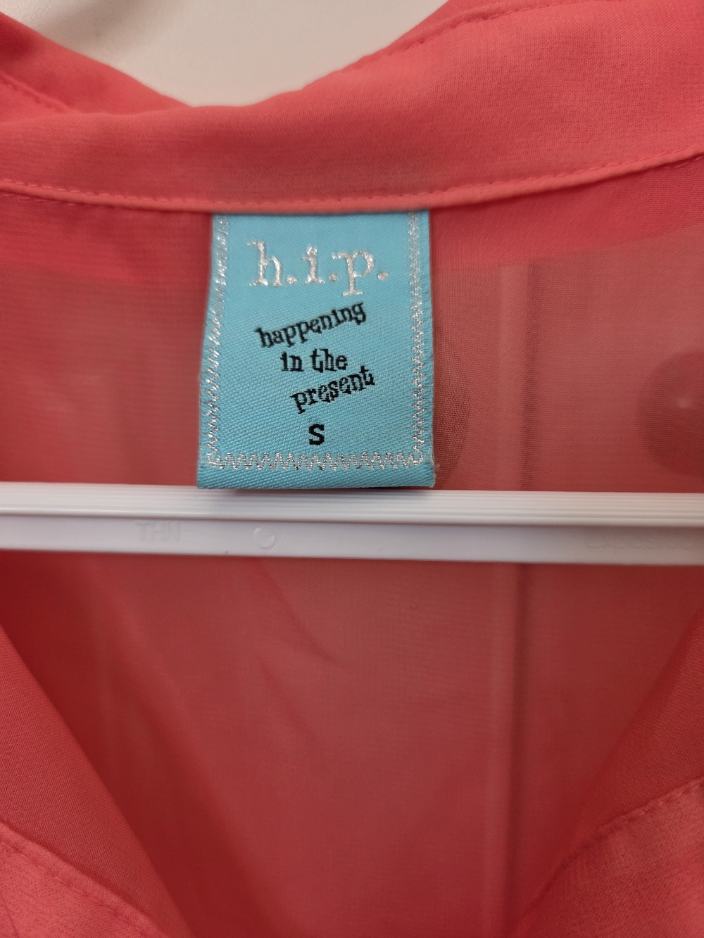 6/$20 Coral Sleeveless Button-Front Blouse - Picture 2 of 2